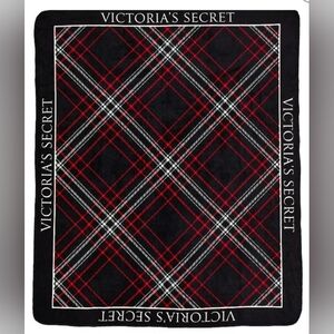 Victoria’s Secret Plaid Fleece Blanket Throw ✨ New